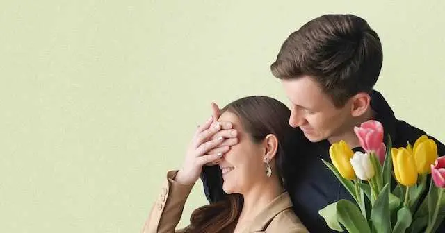 сборные букеты. лотосовые поля в дельте волги. атырау цветок. красные пионовидный тюльпан букет. цветы атырау.